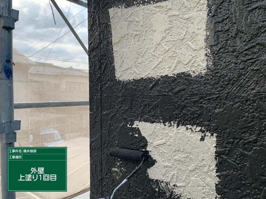 外壁塗装　中塗り